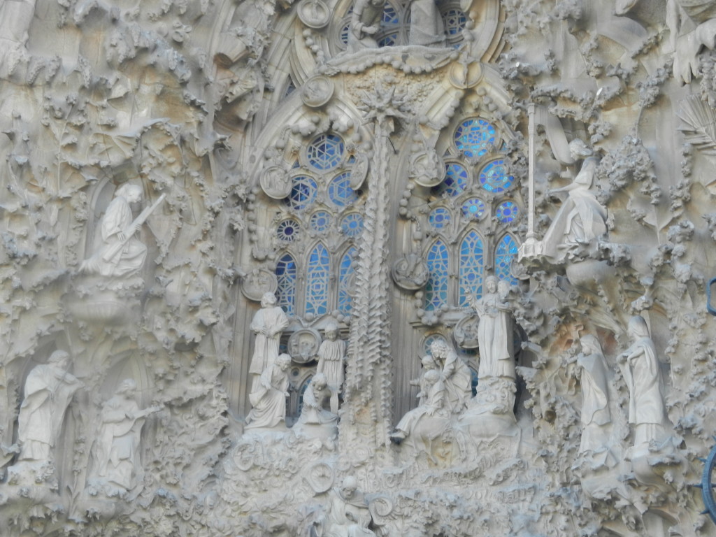 sagradafrontcloseup