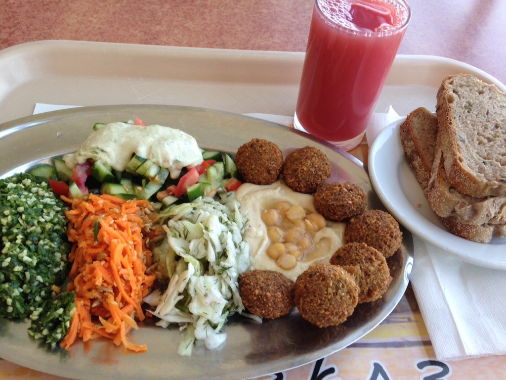 falafelplateluncholdjerusalem