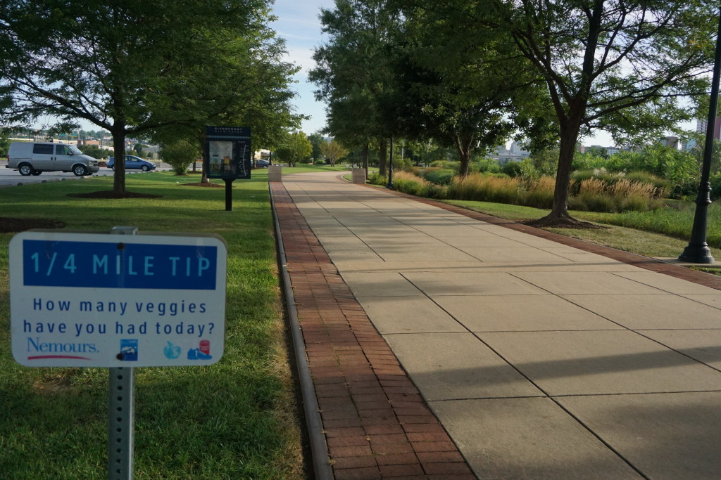 veggiesignriverwalk