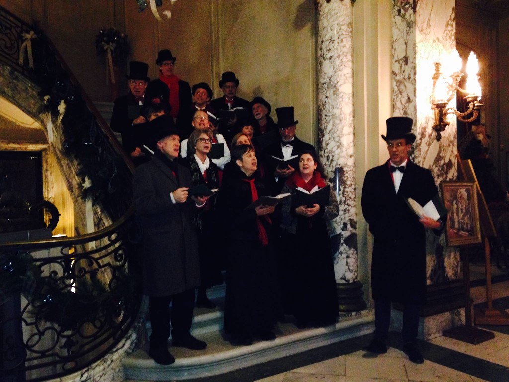 elmsvictoriancarolers