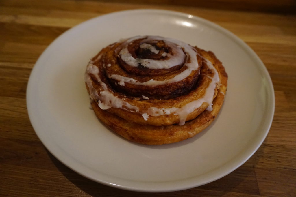 vegbakeryoldtowncinnamonroll