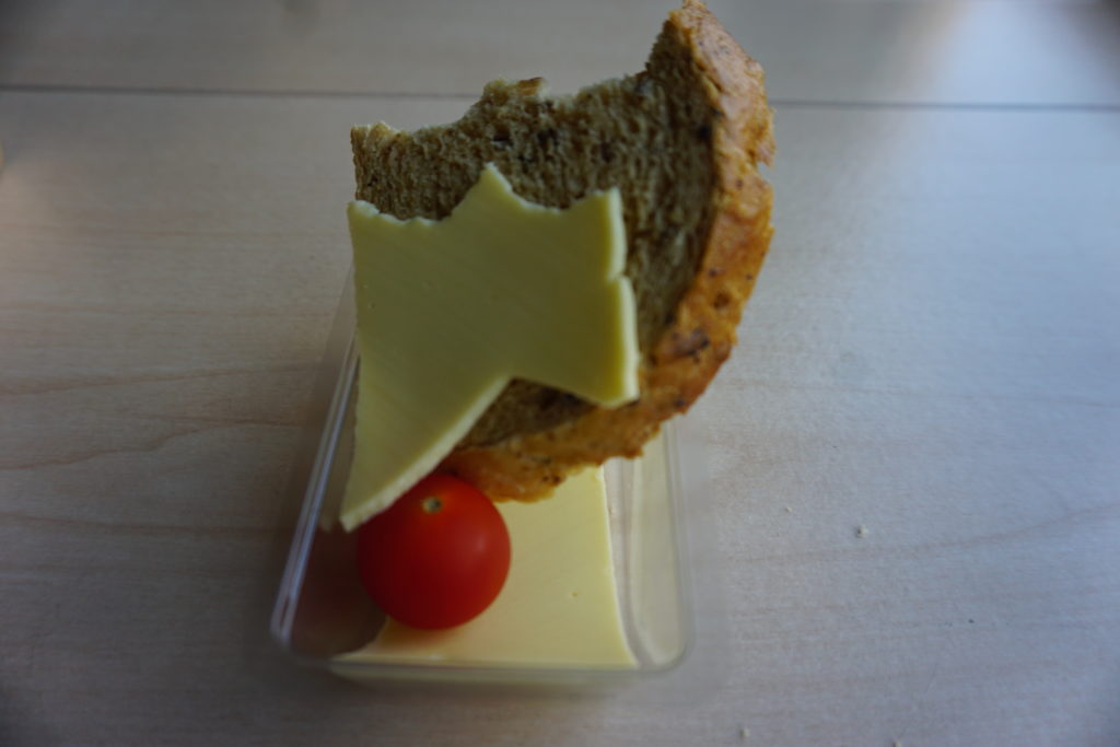 vegantrainbreakfastcheesebreadtomato