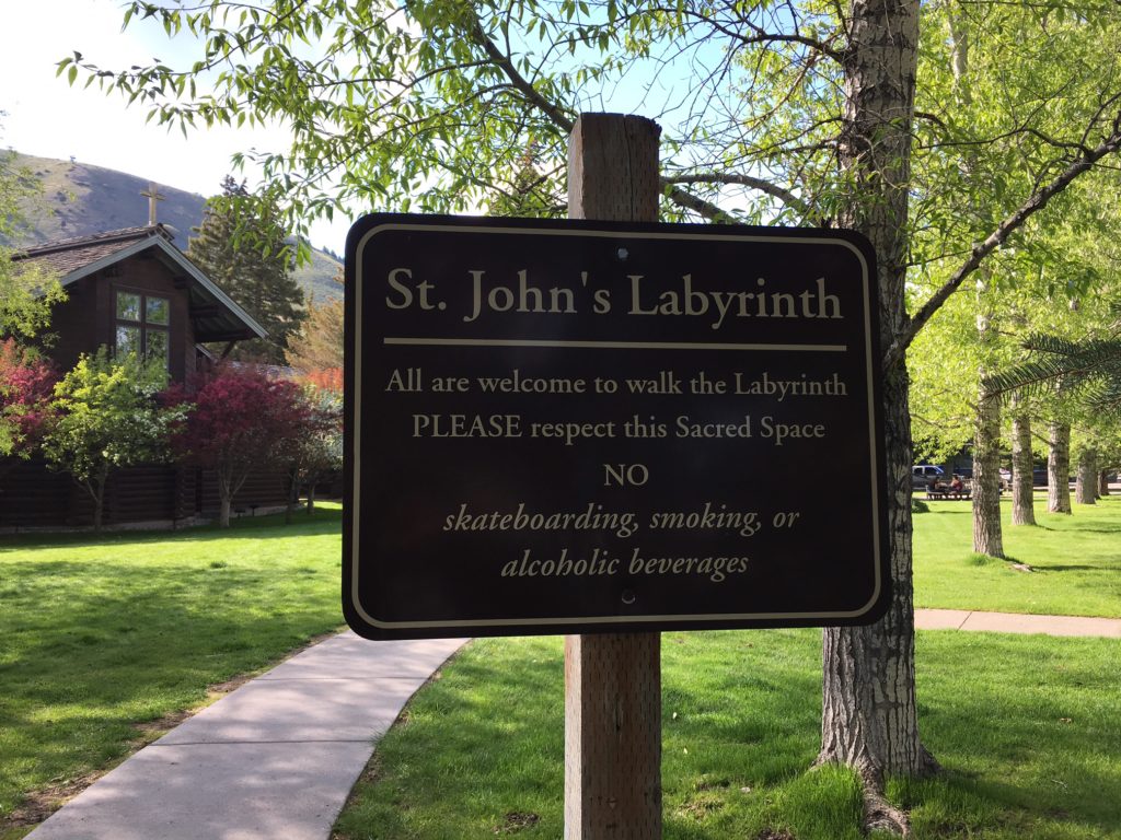 stjohnschurchlabyrinth