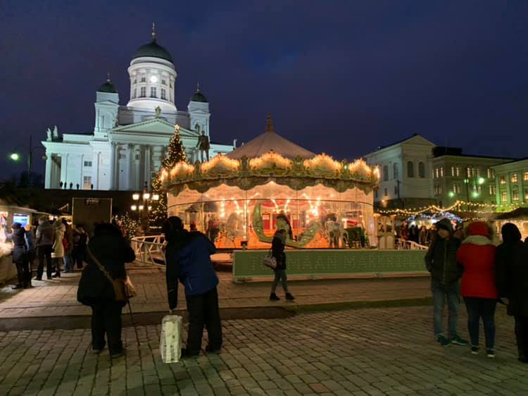 helcathedralbackdropxmasmarket