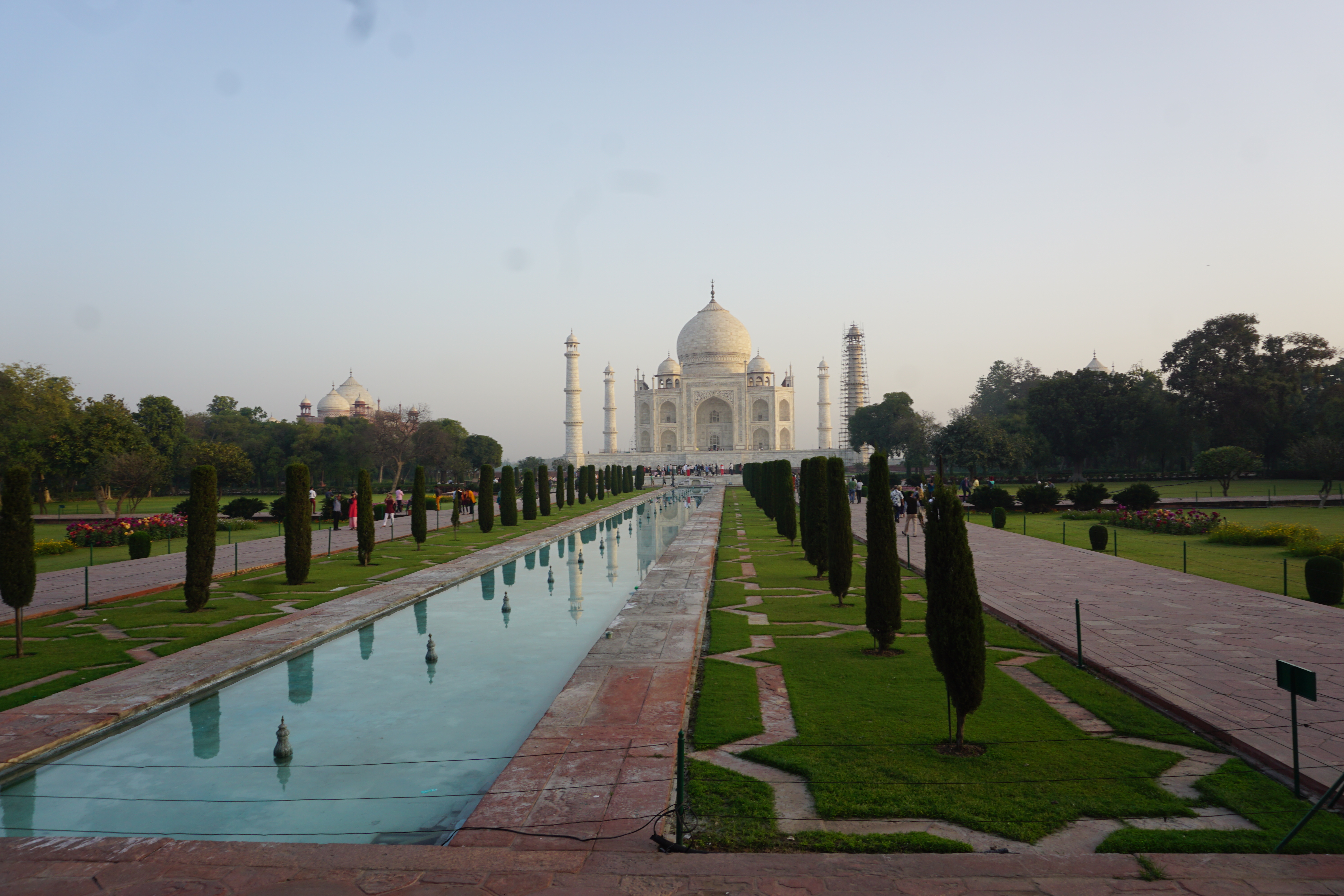 Vegan Travel - My Sunrise Visit to the Taj Mahal